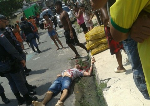 Mortos a tiros e descartados na via pública