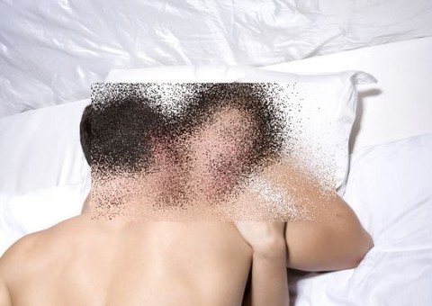 Homem de 40 morre em motel e mulher descobre traição