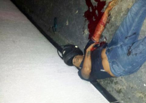 Assaltante morre ao tentar roubar na porta de motel