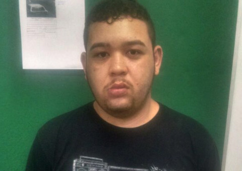 Assaltante rouba moto, dá uma volta e é preso