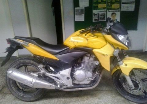 Motocicleta roubada é localizada por por policiais da 13ª CICOM
