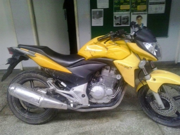 Motocicleta roubada é localizada por por policiais da 13ª CICOM