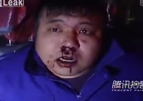 Motorista é agredido após expulsar mulher que urinou dentro do ônibus