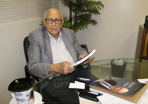 Fieam lança livro-homenagem a Moysés Israel