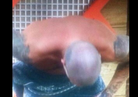 Mateus Verdelho mostra pênis ao trocar de roupa