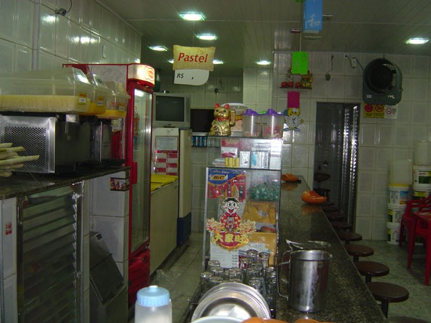 Pastelaria chinesa que usava carne de cachorro volta a funcionar no Rio