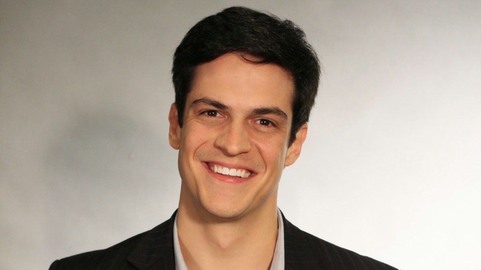 Mateus Solano vai comandar reality de moda no "Fantástico"