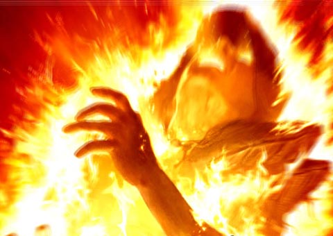 Mulher ateia fogo no próprio corpo após tentar matar marido