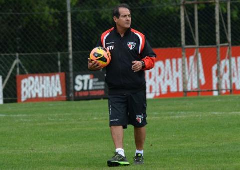 Muricy diz que Luis Fabiano será poupado para quarta