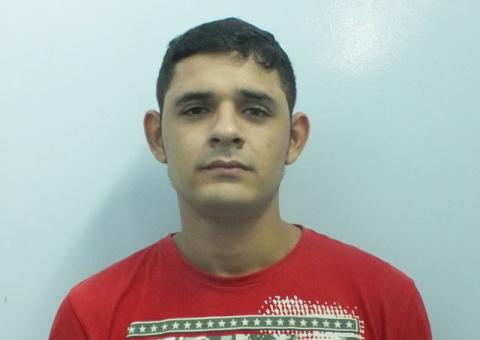 Aluno da Nilton Lins se entrega à Polícia