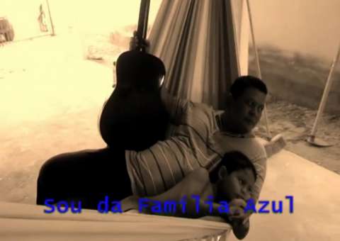  Pai homenageia Filho autista com uma música que pede compreensão