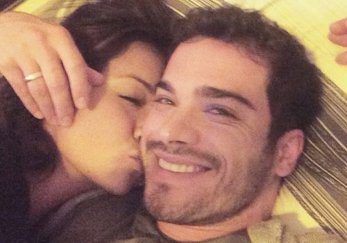 Carol Nakamura beija Sidney Sampaio e afasta boatos de separação