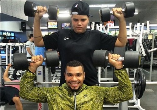 Naldo vai lançar filho de 17 anos como cantor