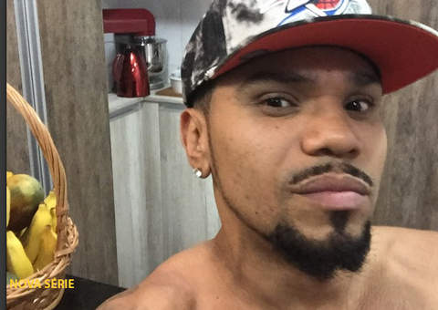 Naldo causa polêmica ao divulgar vídeo em carro em alta velocidade