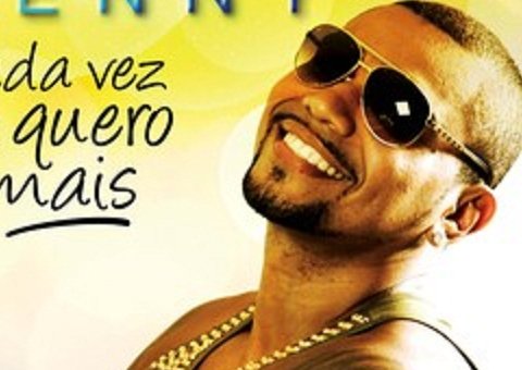 Naldo comemora 15 anos de carreira e relembra passado como engraxate