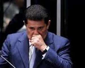 Senador marca presença em todas as reuniões, mas não  fala nem aparece