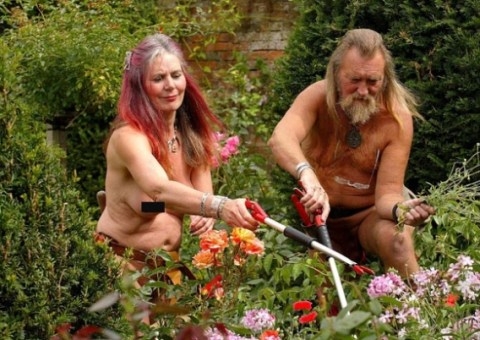 Jardineiros naturistas põem "Jardim do Éden" à venda após divórcio