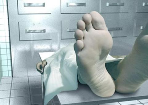 Mulher abusa sexualmente de morto e fica grávida