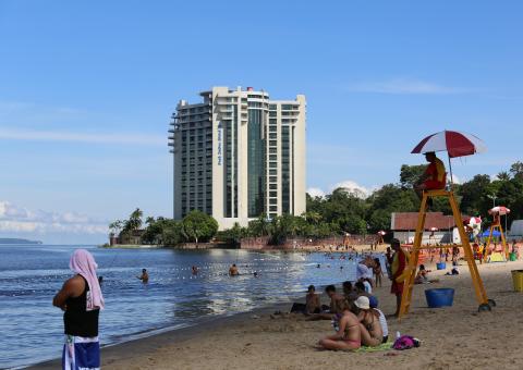 Ponta Negra reabre com ação de conscientização ecológica