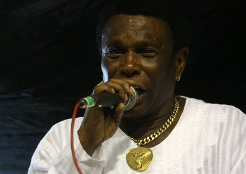 Neguinho da Beija-Flor é a atração principal da Fan Fest