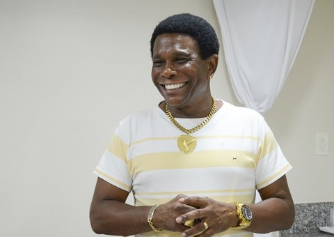 "Sou carioca, mas essa é a minha segunda cidade", declara Neguinho da Beija-Flor sobre Manaus