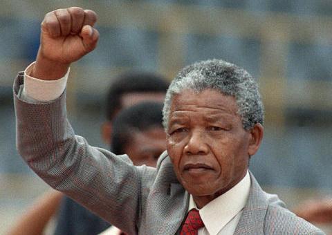 Morre Nelson Mandela aos 95 anos. Relembre momentos de sua  vida