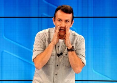 Após xingar seleção, Neto pede desculpas ao povo brasileiro