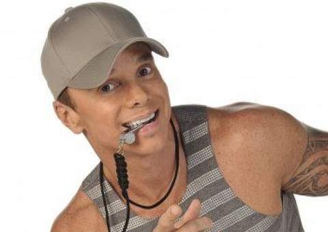 Após boatos sobre sua saúde, Netinho reaparece e faz desabafo