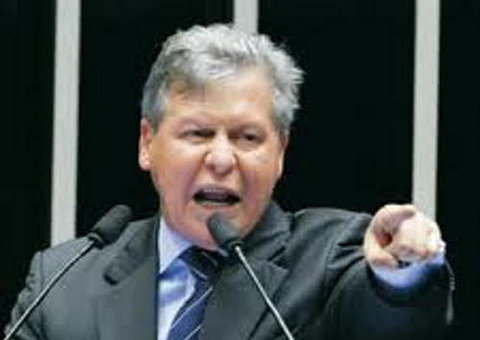 Artur chama Eduardo Braga de autoritário e destemperado