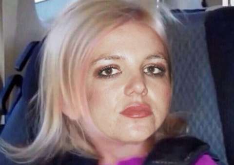 Reação da Britney ao ver as montagens do 'meme' Neyde