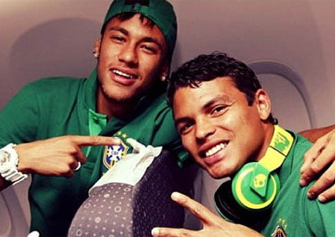  Thiago Silva revela que anda chateado com Neymar  