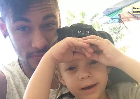Neymar passa o domingo curtindo o filho