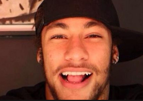 Dor de cotovelo? Neymar canta em vídeo “Da mais uma saideira para esquecer”