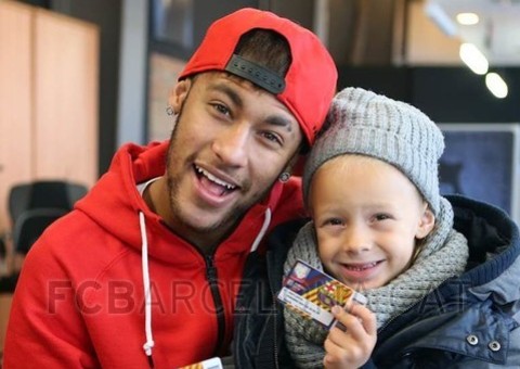 Neymar e o filho Davi Lucca viram sócios do Barcelona