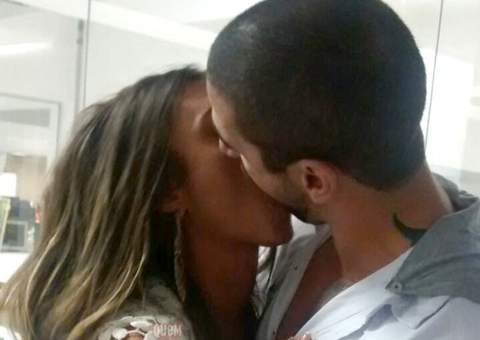 Rápida, Nicole Bahls é vista aos beijos com ex-BBB 