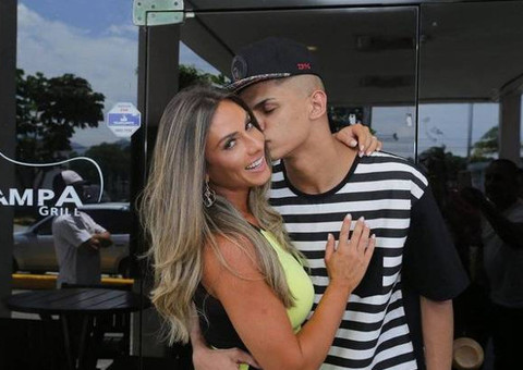 Nicole Bahls participa de videoclipe e fala sobre Ex