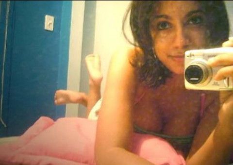 Anitta aparece irreconhecível em fotos do colegial