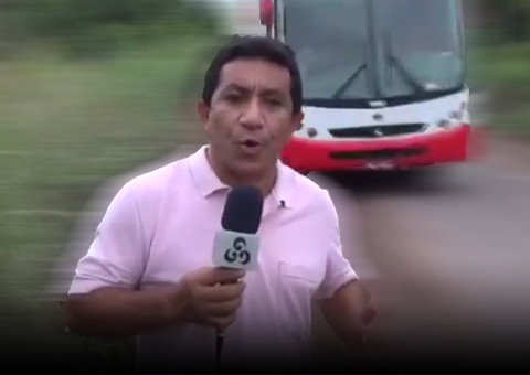 Repórter da Globo quase é atropelado enquanto gravava matéria no Amazonas