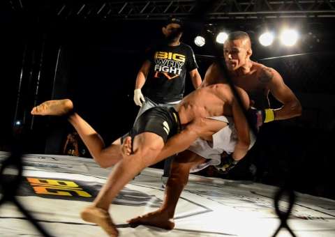  Thiago Belo mantém cinturão dos galos do Big Way Fight