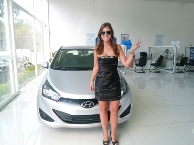 Garota que roubou carro durante test-drive volta a ser presa no Paraná