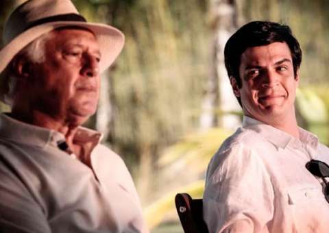 Félix e César emocionam em último capítulo de 'Amor à Vida'