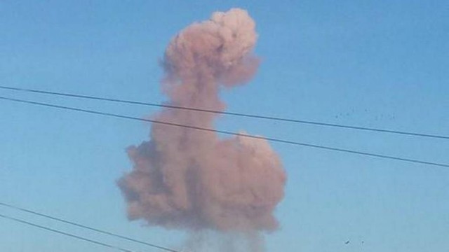 Fumaça com formato inusitado chama atenção de curiosos