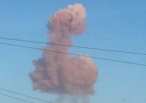   Nuvem com formato de pênis chama atenção de público