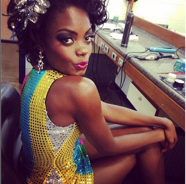 Globeleza diz que sofre racismo na internet e está em depressão