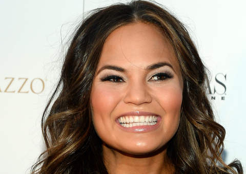 Angel da Victoria's Secret mostra suas estrias no Instagram