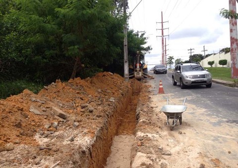 Implurb multa e embargadas obras sem licença no Vieiralves