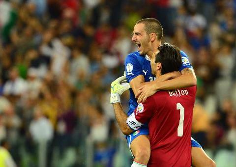 Itália e Holanda garantidas na Copa, Alemanha encaminha vaga 