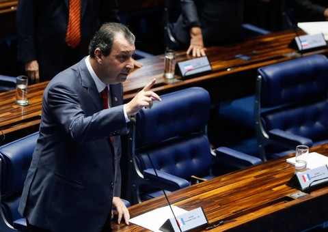  Omar Aziz defende fim de apadrinhamento político na Petrobras