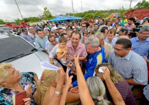 Governador anuncia parceria com prefeitura para recuperar ruas de Manaus