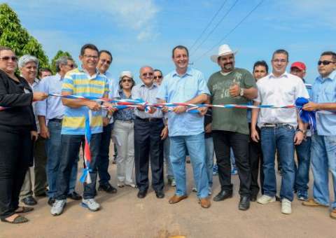 Governador inaugura vicinal do Samaúma que beneficia 10 mil famílias